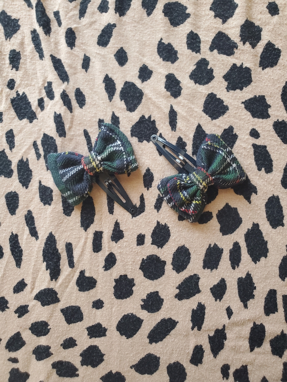 Plaid Bow Hair Clips - Green & Black